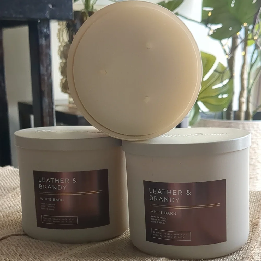 🌹BBW White Barn Leather & Brandy Candles (Set of 3) - Picture 2 of 3